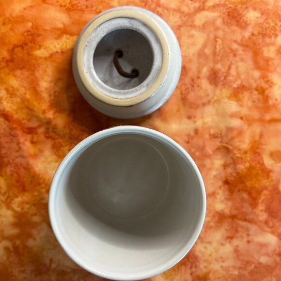 Handmade White &Terra Cotta Textured Zig Zag Pottery Canister with Lid - Picture 4 of 8